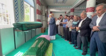 Denizli'deki Otobüs Kazasında Hayatını Kaybeden Anne ve Kızı İzmir'de Toprağa Verildi