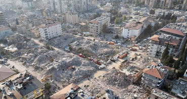 Deprem uzmanı açıkladı: Yıkılan binaların demirleri hakkında gerçek ortaya çıktı