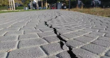 Deprem Uzmanı Uyardı: İstanbul'u Dört Deprem Bekliyor!