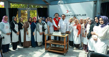 Depremzede kadınlar ‘iyilikle pişen hayatlar’ atölyesi için İstanbul’da buluştu