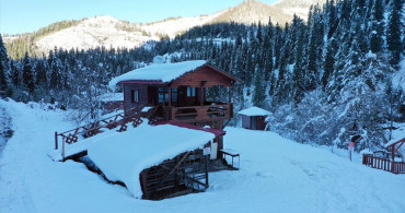 Deresökü Orman Parkı'nda İlk Kar Görsel Şöleni