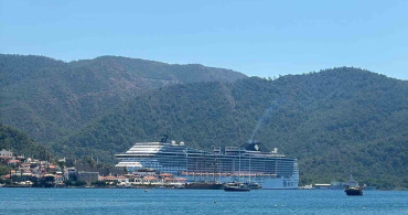 Dev yolcu gemisi msc divina, marmaris'e 5 bin yolcu ve mürettebatıyla demir attı