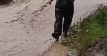Develi'de sağanak yağmur sonrası sel meydana geldi