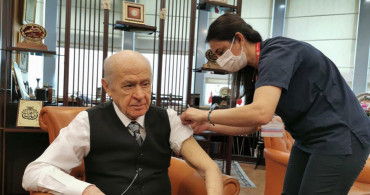Devlet Bahçeli'nin İkinci Doz Kovid-19 Aşısı Vuruldu