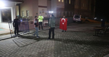 Devlete Küfreden Karantinaki Öğrencilere Vatandaştan Tepki
