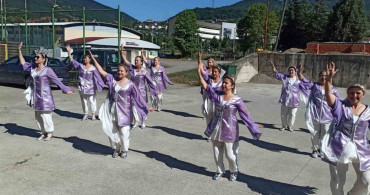 Devrek halk oyunları ekibi Makedonya yolcusu
