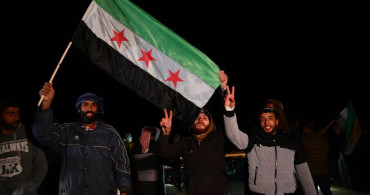 Deyr Hafir'de YPG/SDG'nin Çekilmesi Sevinçle Karşılandı