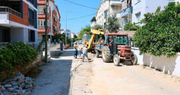 Didim Belediyesi Yol Bakım ve Onarım Çalışmalarına Devam Ediyor