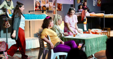 Didim'de Kadın Kadına Özgürlük Tiyatrosu Büyük İlgi Gördü