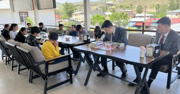 Digor Kaymakamı'ndan Tiyatro Öğrencilerine Destek