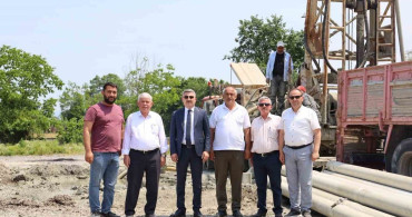 Dikmeli Köyü'nde İçme Suyu Sondaj Çalışmaları Devam Ediyor