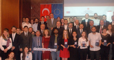Dışişleri Bakan Yardımcısı Kaymakcı Erasmus Öğrencileriyle İftarda Bir Araya Geldi