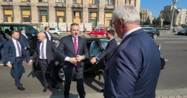 Dışişleri bakanı fidan, kiev’de savaşta hayatını kaybedenler için düzenlenen anma törenine katıldı