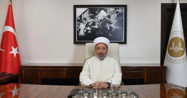Diyanet’ten 29 Ekim’de anlamlı mesaj: “Atatürk ve tüm büyüklerimizi saygı ve minnetle yâd ediyoruz”