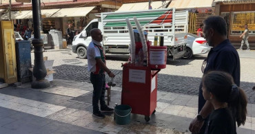 Diyarbakır sıcaklarında serinleten meyan kökü şerbetine yoğun ilgi