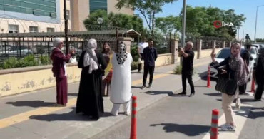 Diyarbakır'da boşanma sonrası ilginç kutlama: Kadın halay çekti, erkek bağlama çaldı