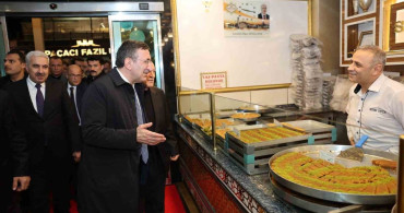 Diyarbakır'da Cevdet Yılmaz'dan Meşhur Kadayıfçı Ziyareti