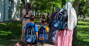 Diyarbakır'da Eğitim Desteği: 440 Çocuğa Okul Çantası ve Kırtasiye Malzemesi