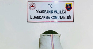 Diyarbakır'da jandarma operasyonda 10 kilo esrar ele geçirdi