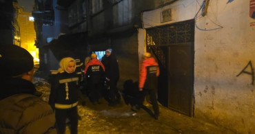 Diyarbakır'da Kolonu Çatlayan Bina Tahliye Edildi