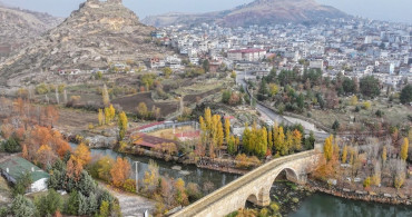 Diyarbakır'da Öğrenciler Tarihi ve Doğal Güzellikleri Resmediyor
