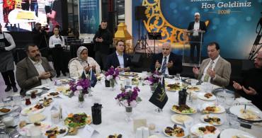 Diyarbakır'da Öğrencilere İftar Programı Düzenlendi