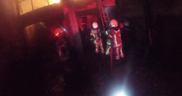 Diyarbakır'da Oto Tamircisinde Yangın Anbean Kaydedildi