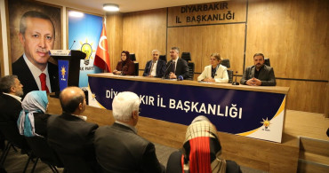 Diyarbakır'da Şehitliklere Özel Temizlik Seferberliği Başlatıldı