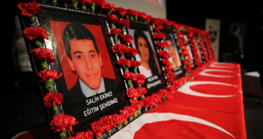 Diyarbakır'da Terör Saldırısında Hayatını Kaybedenler Anıldı