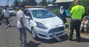 Diyarbakır'da yolun karşısına geçerken otomobil çarptı, 71 yaşındaki adam hayatını kaybetti