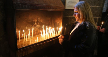 Diyarbakır'daki Tarihi Meryem Ana Kilisesi'nde Noel Ayini