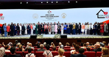 Doç. Dr. Şenay Yılmaz, gönül elçileri koruyucu aile vizyon çalıştayı'na katıldı