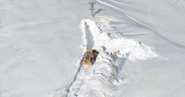 Doğu Anadolu'da Kar ve Tipi Ulaşımı Olumsuz Etkiledi