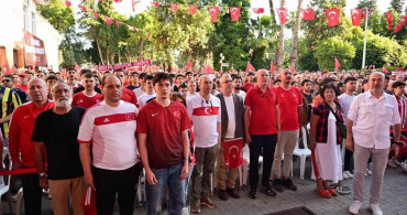 Dokumapark’ta milli heyecan: Antalyalılar Kepez’de dev ekranda buluştu