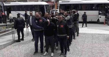 Dolandırıcılık Şebekesi Çökertildi: 21 Kişi Tutuklandı