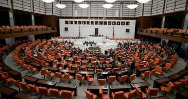 Dört Partiden Fransa Senatosu’na Kınama