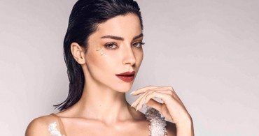 Dört Yıldır Ekranlarda Yer Alamayan Oyuncu Merve Boluğur Şarkıcılığa Soyundu!