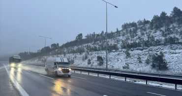 Dörtdivan-Çamlıdere Otoyol Geçişinde Kar Yağışı Etkili