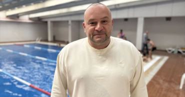 Down Sendromlu Çocuklar Tekirdağ'da Yüzme Yarışmasında Kulaç Attı