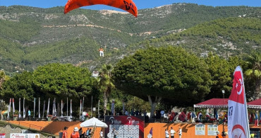 Dünya Yamaç Paraşütü Hedef Şampiyonası Antalya'da Devam Ediyor