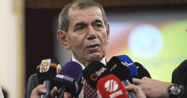 Dursun Özbek'e 2025 Yılının Frankofon Kişiliği Ödülü