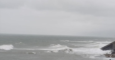 Düzce Akçakoca'da Kuvvetli Rüzgar Dalga Boyunu Yükseltti