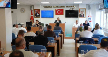 Düzce belediye meclisi 37 gündem maddesini komisyonlara havale etti
