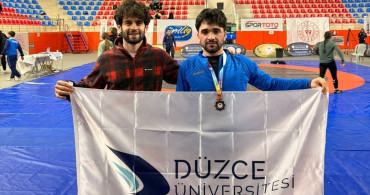 Düzce Üniversitesi Güreş Takımı, Türkiye Şampiyonası'nda Öne Çıktı