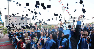 Düzce Üniversitesi mezuniyet törenleri sona erdi