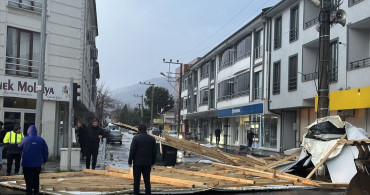 Düzce ve Kocaeli'de Şiddetli Rüzgar Ekonomiyi Vurdu