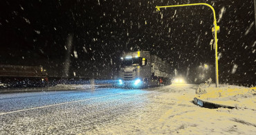 Düzce'de D-655 Yolu'nda Kar Yağışı Etkili