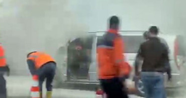Düzce'de Minibüs Yangını Kontrol Altına Alındı