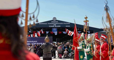 Düzce'de Tuhafiyeciler Pazarı Açıldı