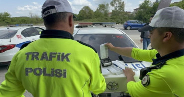 Düzce'de yapılan denetimlerde 995 sürücüye ceza kesildi